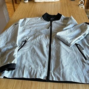 Men’s Nike lightweight performance jacket